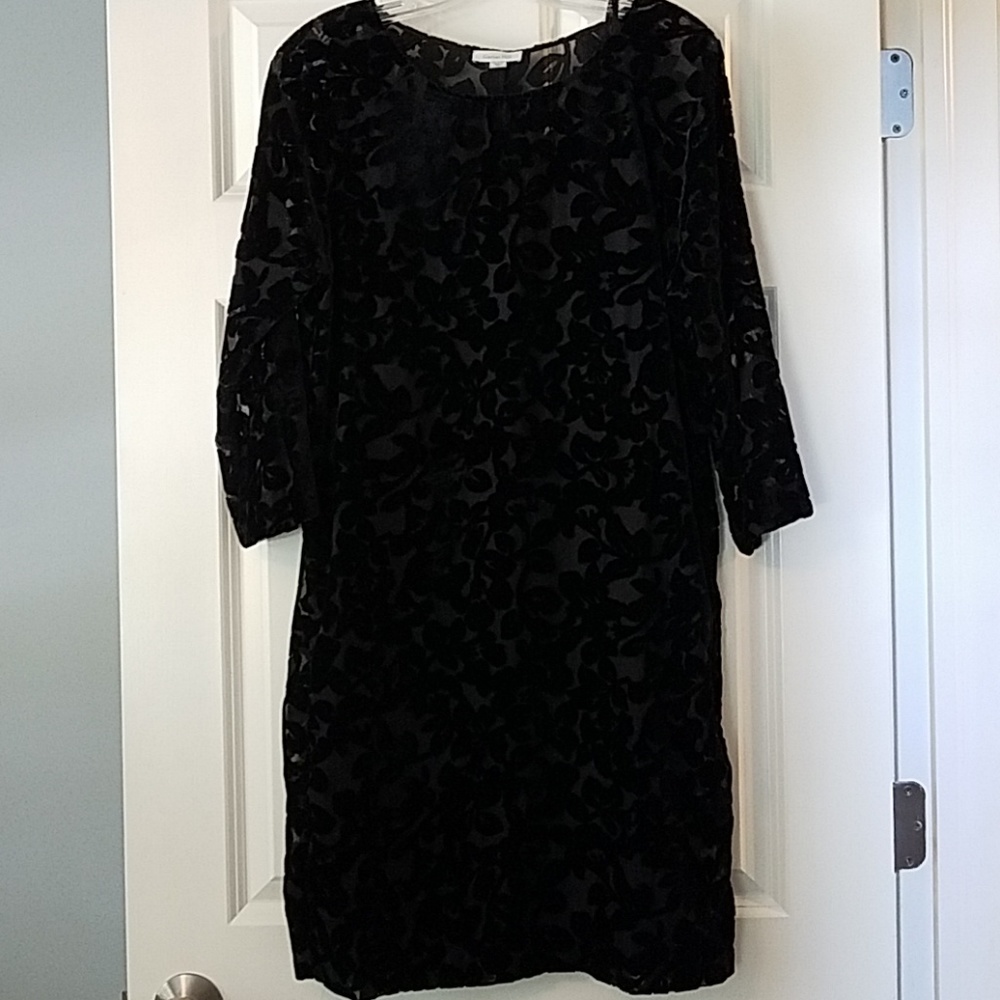 Black dress with a velvet print